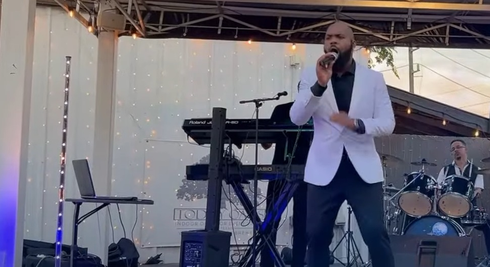 Kameron Music performing live at Toddy Oaks in Katy TX